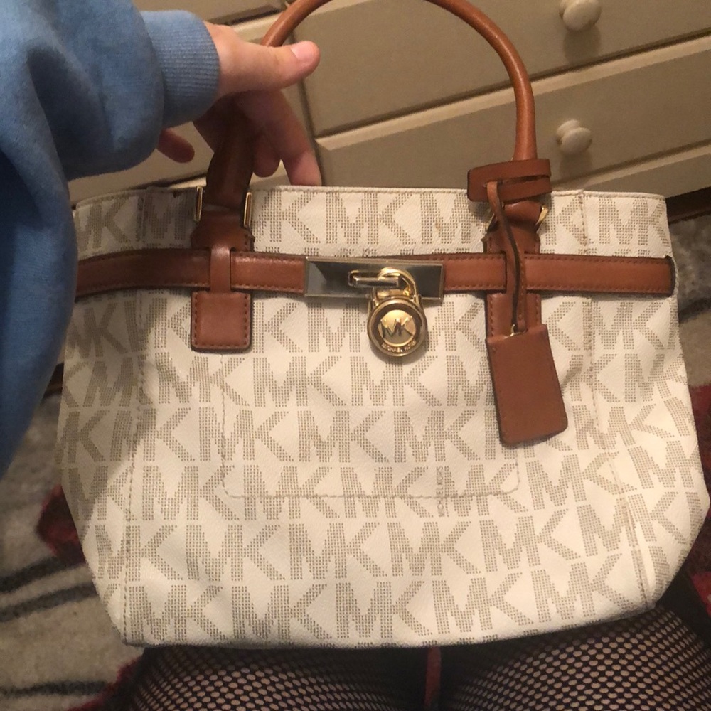 Medium sized Michael kors tote bag